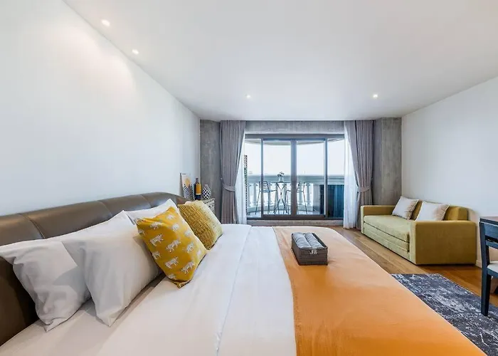 Iconic Skyline, Big Apartment, Great Location 아파트